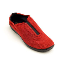 Load image into Gallery viewer, A&#39;rcopedico ES Slip On Sneaker Red